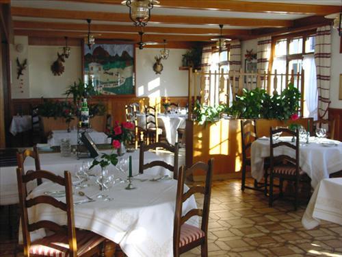 Hôtel Restaurant le Gruyérien Morlon Restaurante foto